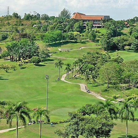 Putra 1 Pool Homestay Bandar Seri Putra Kampong Sungai Buah Exterior foto